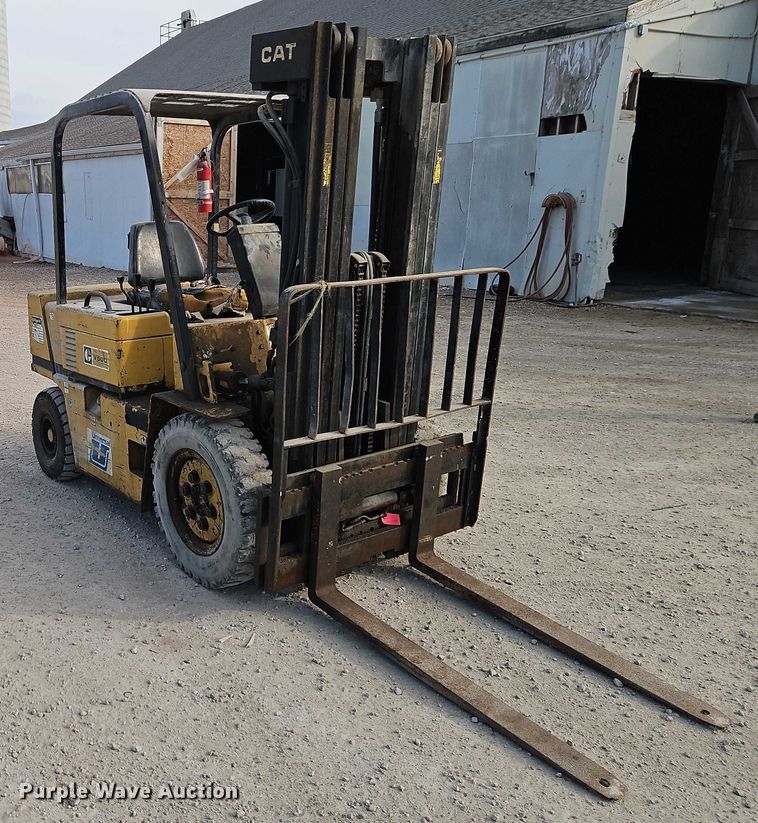 image for item EO4920 1989 Caterpillar V50D forklift