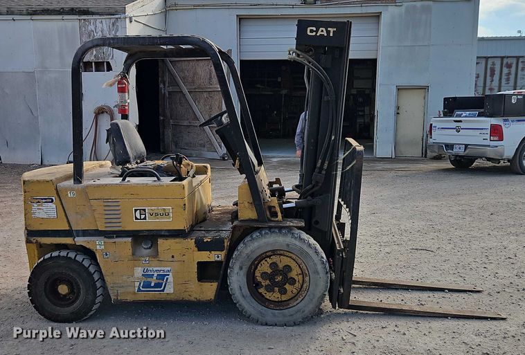 image for item EO4920 1989 Caterpillar V50D forklift
