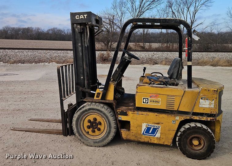 image for item EO4920 1989 Caterpillar V50D forklift