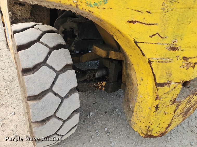 image for item EO4920 1989 Caterpillar V50D forklift