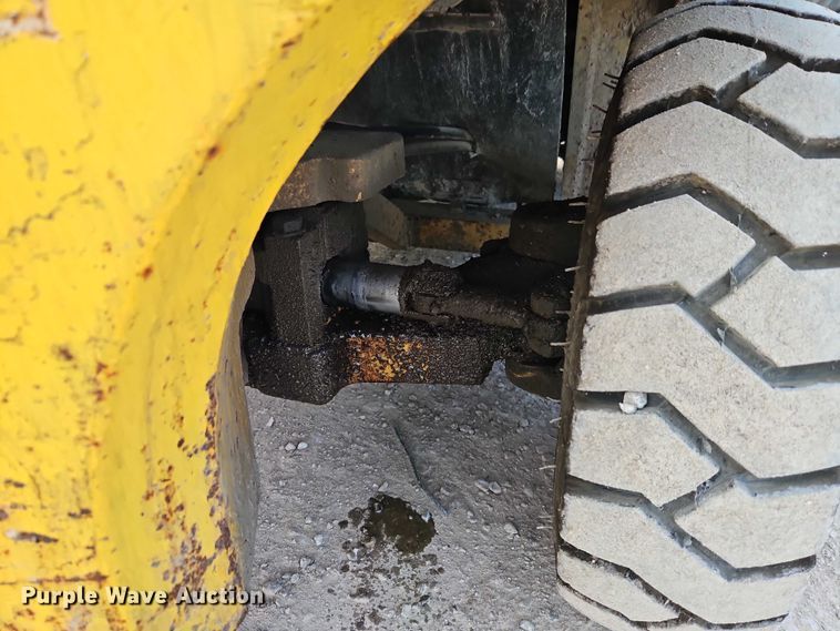 image for item EO4920 1989 Caterpillar V50D forklift