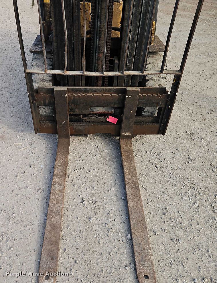 image for item EO4920 1989 Caterpillar V50D forklift