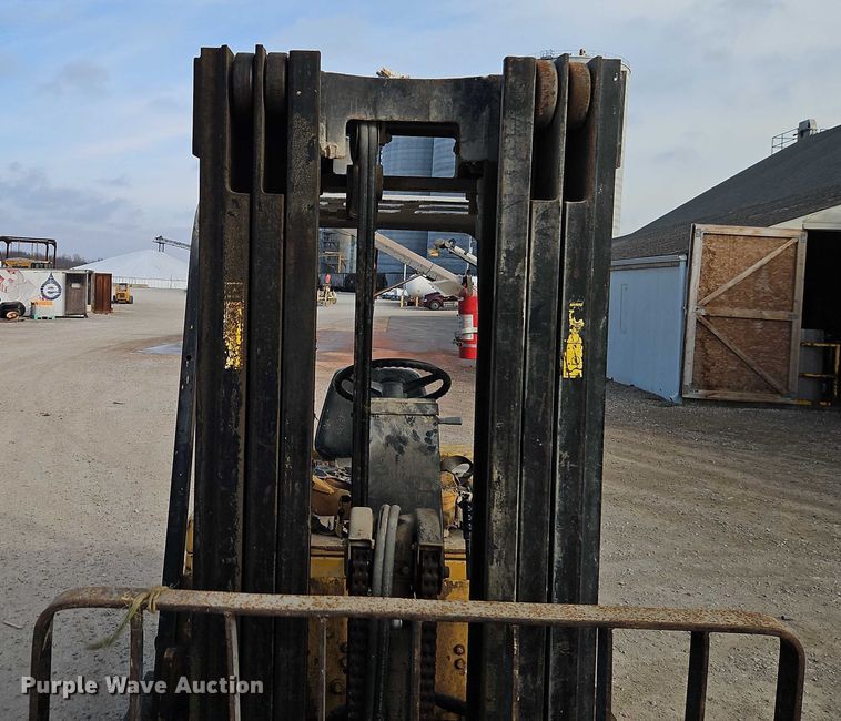 image for item EO4920 1989 Caterpillar V50D forklift