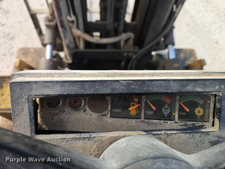 image for item EO4920 1989 Caterpillar V50D forklift
