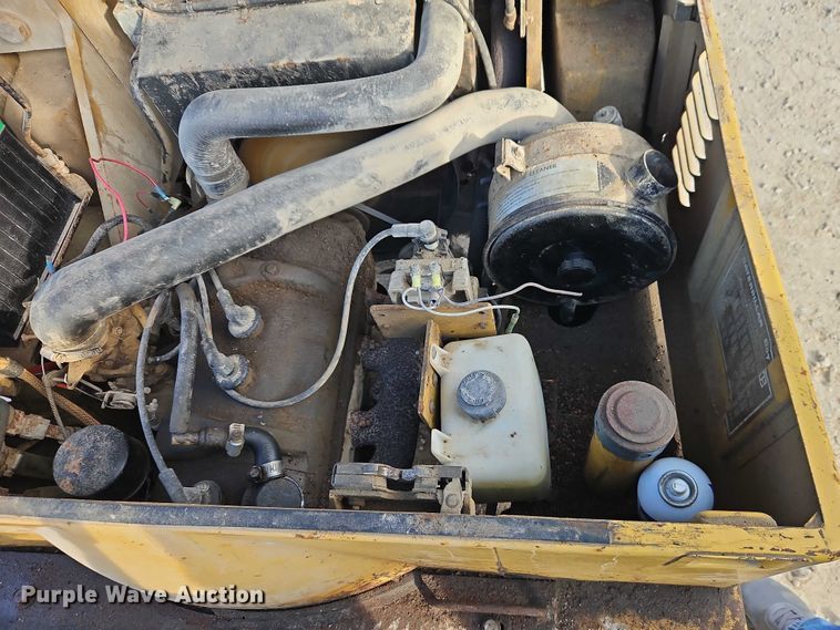 image for item EO4920 1989 Caterpillar V50D forklift