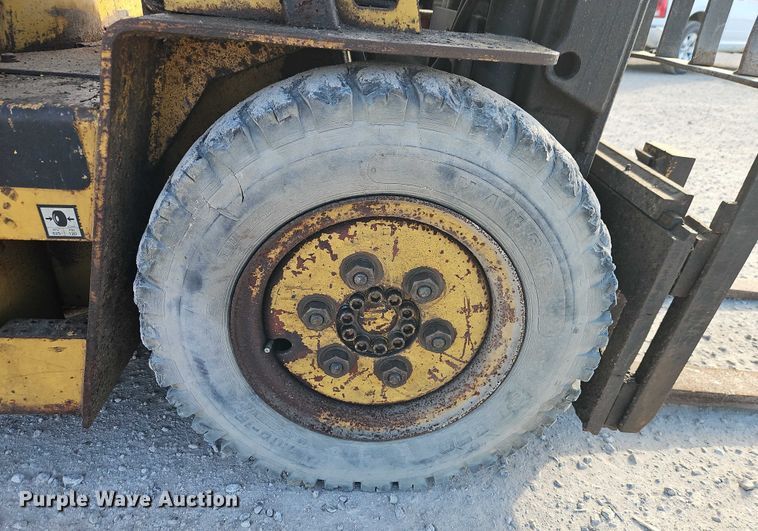 image for item EO4920 1989 Caterpillar V50D forklift