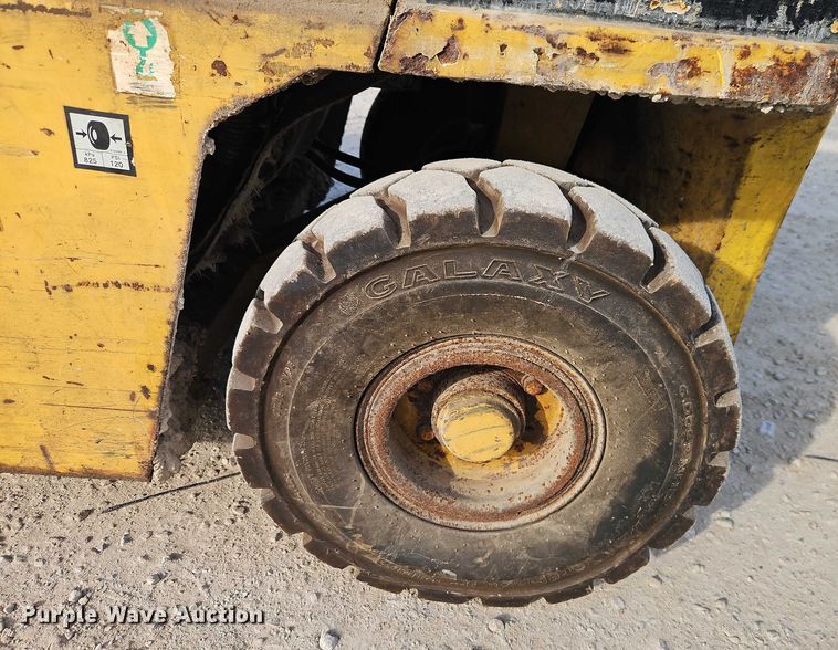 image for item EO4920 1989 Caterpillar V50D forklift