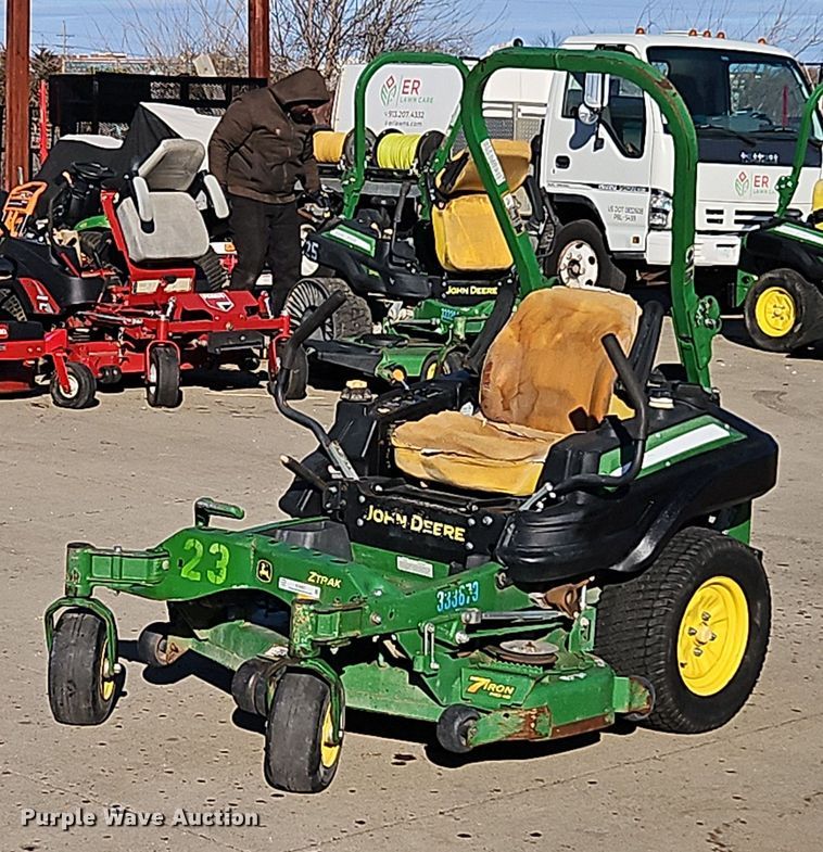 image for item EO4927 2017 John Deere Z920M ZTR lawn mower