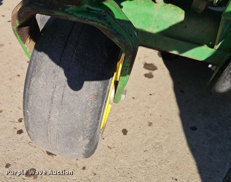 image for item EO4927 2017 John Deere Z920M ZTR lawn mower