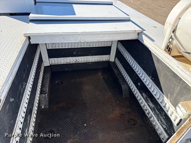 image for item EP2762 2020 Ford F550 utility / service truck