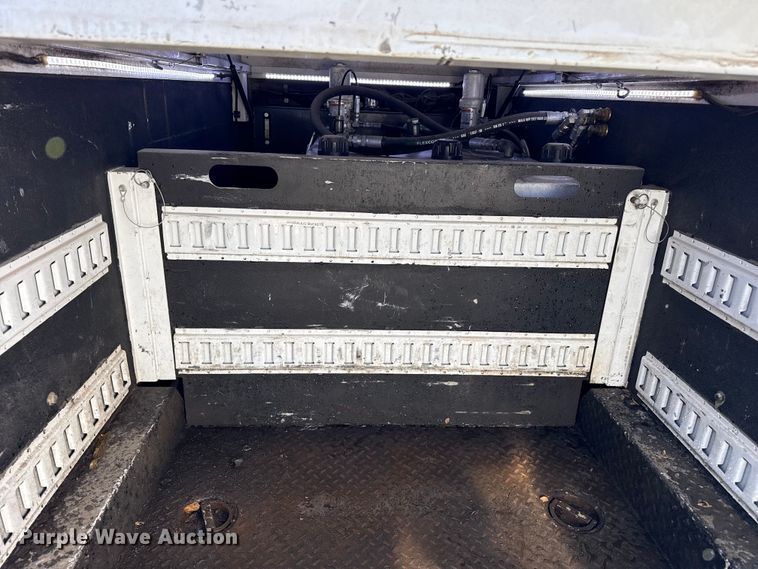 image for item EP2762 2020 Ford F550 utility / service truck