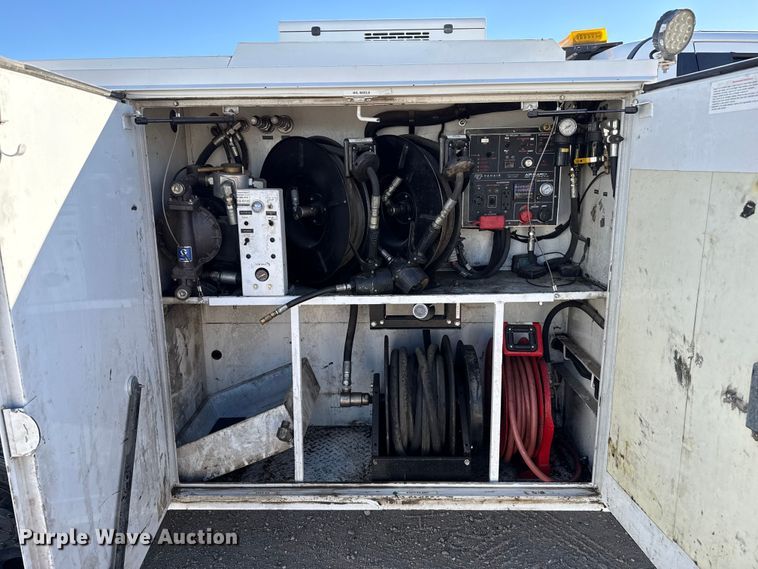 image for item EP2762 2020 Ford F550 utility / service truck