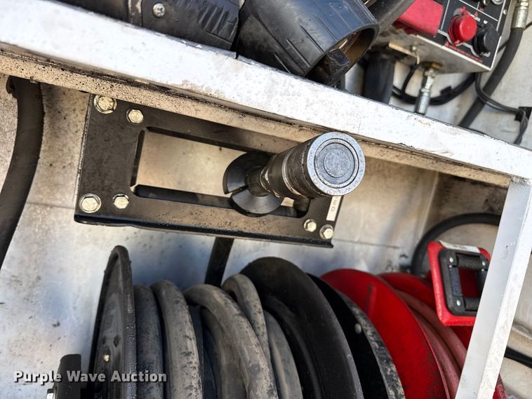 image for item EP2762 2020 Ford F550 utility / service truck