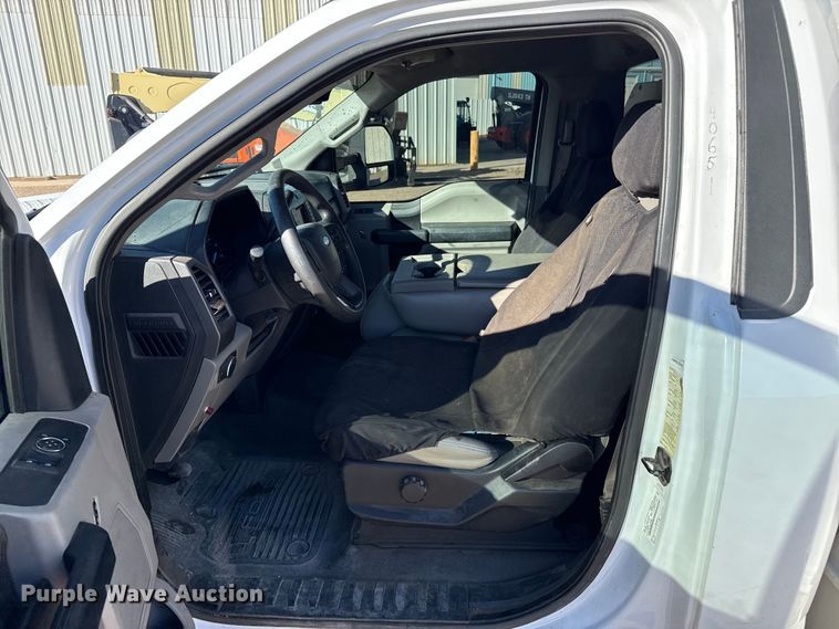 image for item EP2762 2020 Ford F550 utility / service truck