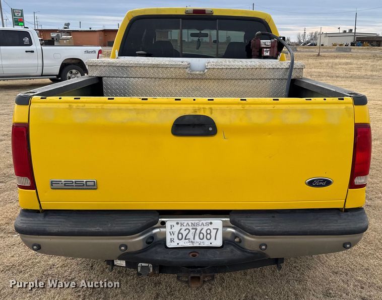 image for item EP2765 2005 Ford F250 Super Duty Crew Cab pickup truck