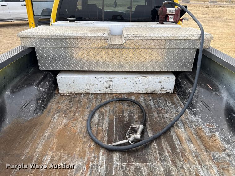 image for item EP2765 2005 Ford F250 Super Duty Crew Cab pickup truck