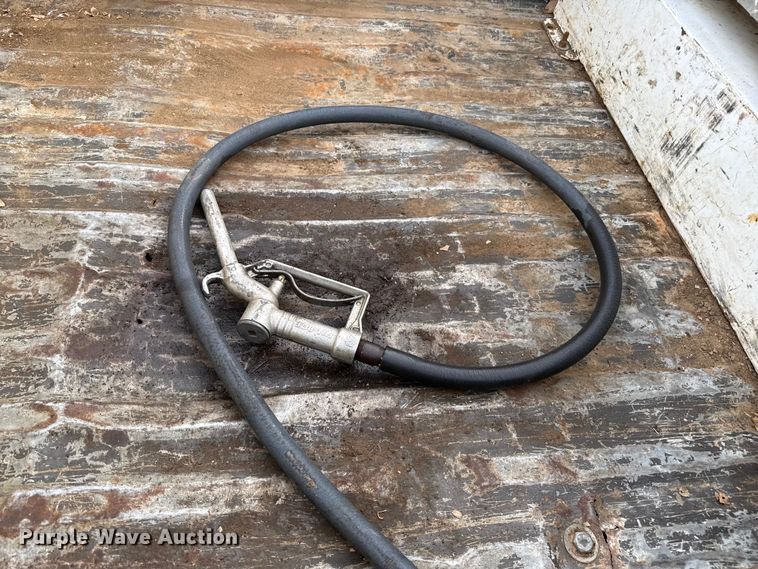 image for item EP2765 2005 Ford F250 Super Duty Crew Cab pickup truck