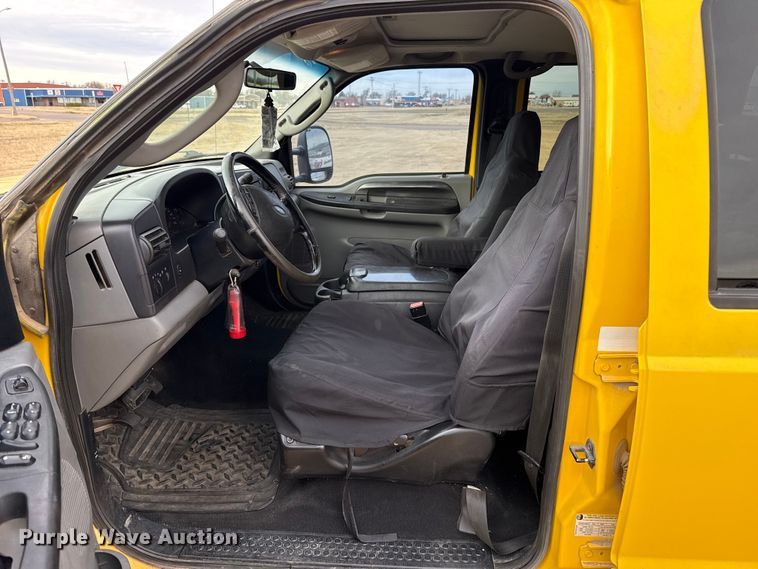 image for item EP2765 2005 Ford F250 Super Duty Crew Cab pickup truck