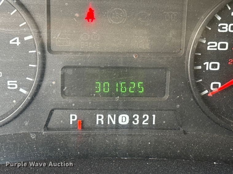 image for item EP2765 2005 Ford F250 Super Duty Crew Cab pickup truck