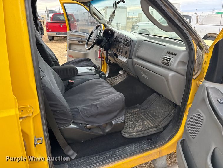 image for item EP2765 2005 Ford F250 Super Duty Crew Cab pickup truck