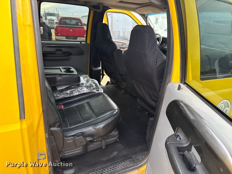 image for item EP2765 2005 Ford F250 Super Duty Crew Cab pickup truck