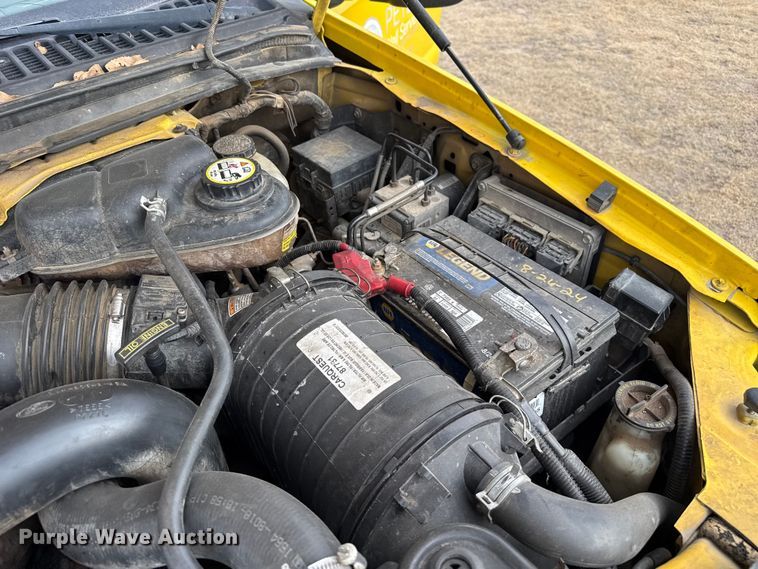 image for item EP2765 2005 Ford F250 Super Duty Crew Cab pickup truck