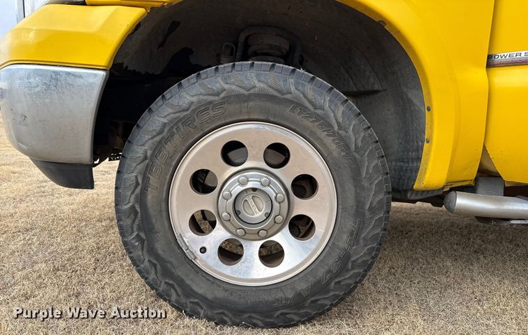 image for item EP2765 2005 Ford F250 Super Duty Crew Cab pickup truck