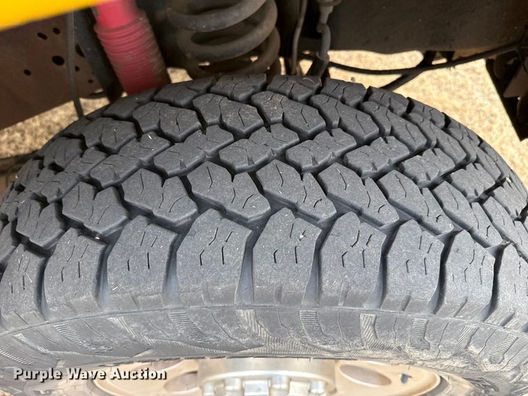 image for item EP2765 2005 Ford F250 Super Duty Crew Cab pickup truck