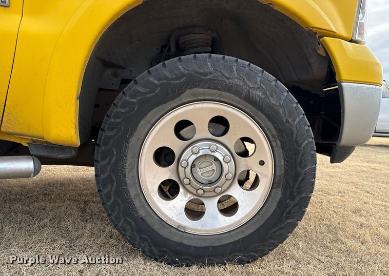 image for item EP2765 2005 Ford F250 Super Duty Crew Cab pickup truck