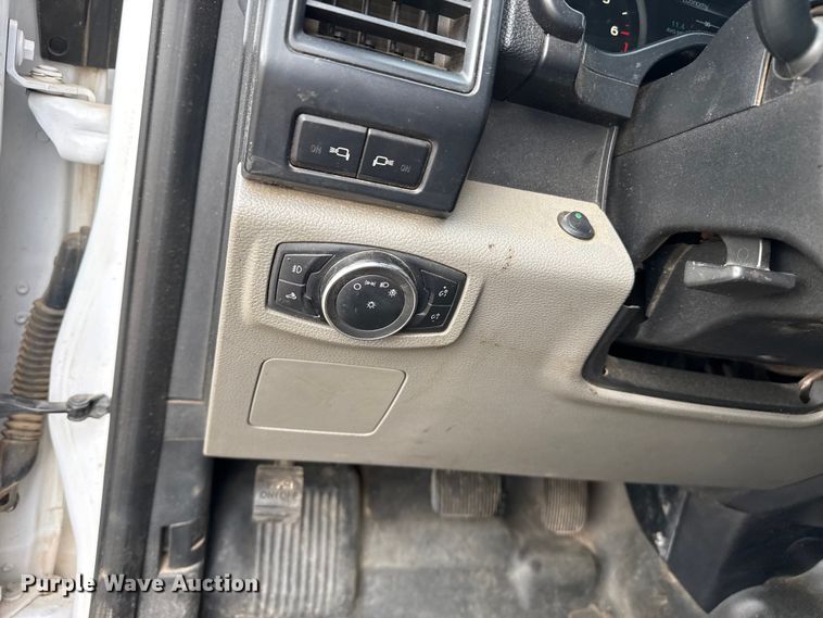 image for item EP2766 2015 Ford F150 Crew Cab pickup truck