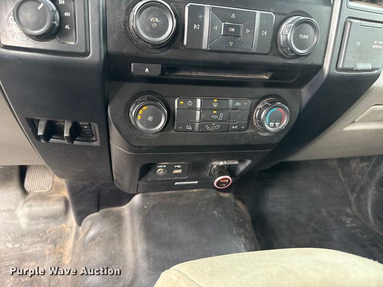 image for item EP2766 2015 Ford F150 Crew Cab pickup truck