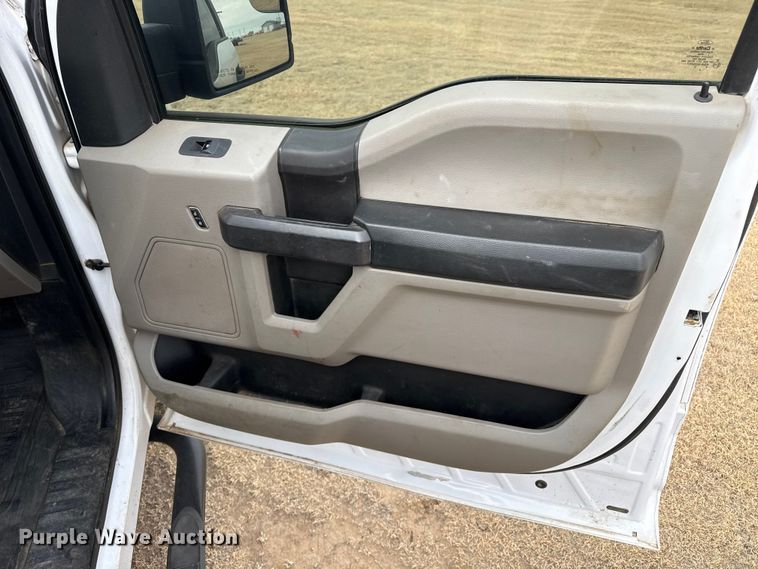 image for item EP2766 2015 Ford F150 Crew Cab pickup truck