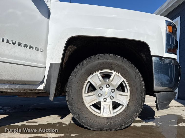 image for item EP2770 2017 Chevrolet Silverado 1500 Crew Cab pickup truck