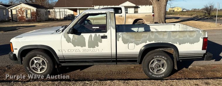 image for item EP2777 1989 Dodge Dakota pickup truck