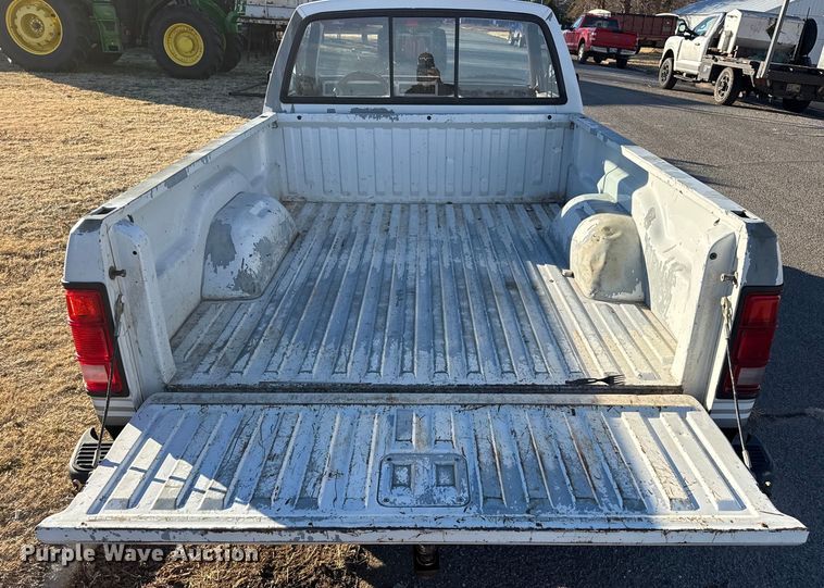 image for item EP2777 1989 Dodge Dakota pickup truck