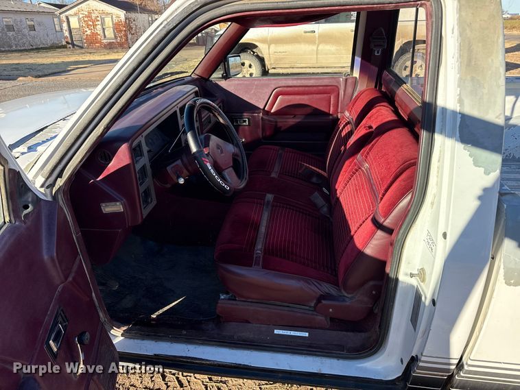 image for item EP2777 1989 Dodge Dakota pickup truck