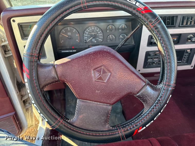 image for item EP2777 1989 Dodge Dakota pickup truck