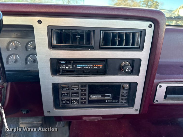 image for item EP2777 1989 Dodge Dakota pickup truck