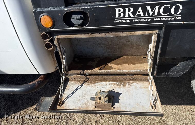 image for item EP2838 2010 Chevrolet 2500 HD Crew Cab flatbed pickup truck