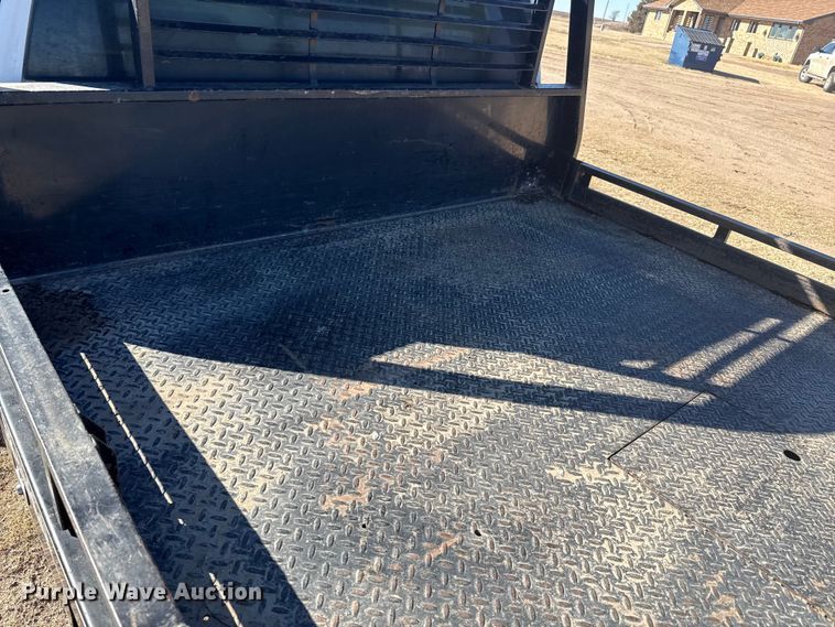 image for item EP2838 2010 Chevrolet 2500 HD Crew Cab flatbed pickup truck