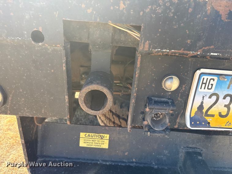 image for item EP2838 2010 Chevrolet 2500 HD Crew Cab flatbed pickup truck