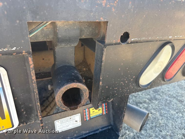 image for item EP2838 2010 Chevrolet 2500 HD Crew Cab flatbed pickup truck