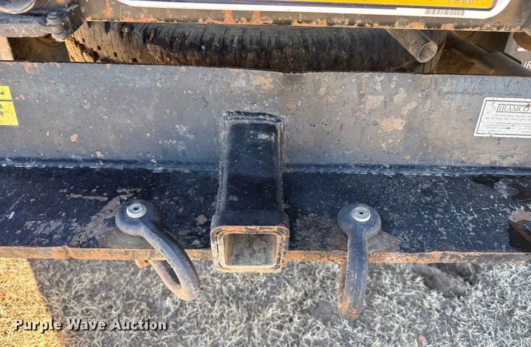 image for item EP2838 2010 Chevrolet 2500 HD Crew Cab flatbed pickup truck