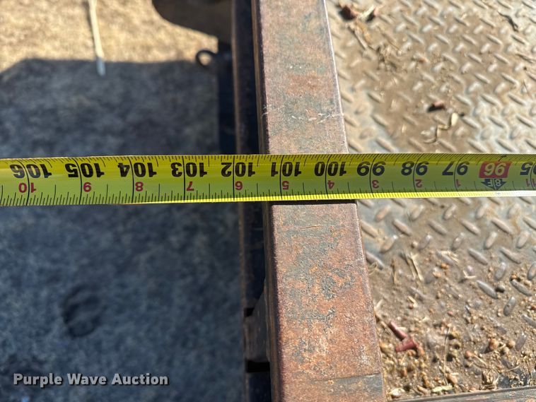 image for item EP2838 2010 Chevrolet 2500 HD Crew Cab flatbed pickup truck