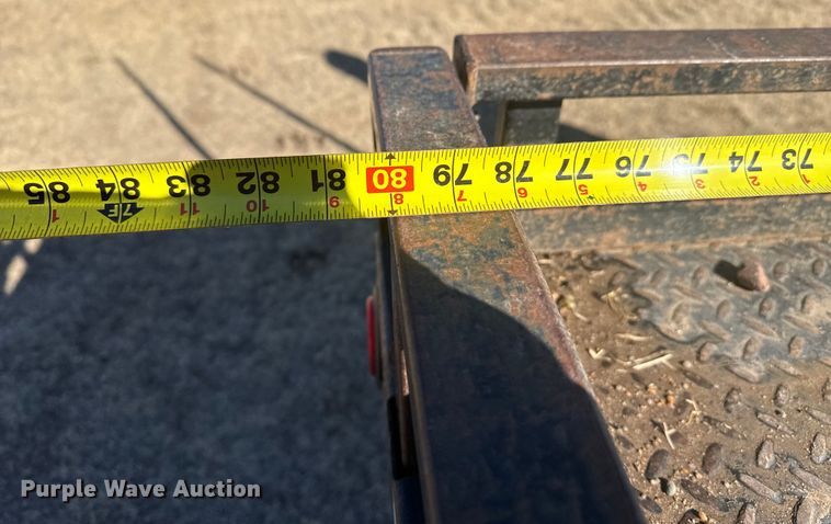 image for item EP2838 2010 Chevrolet 2500 HD Crew Cab flatbed pickup truck