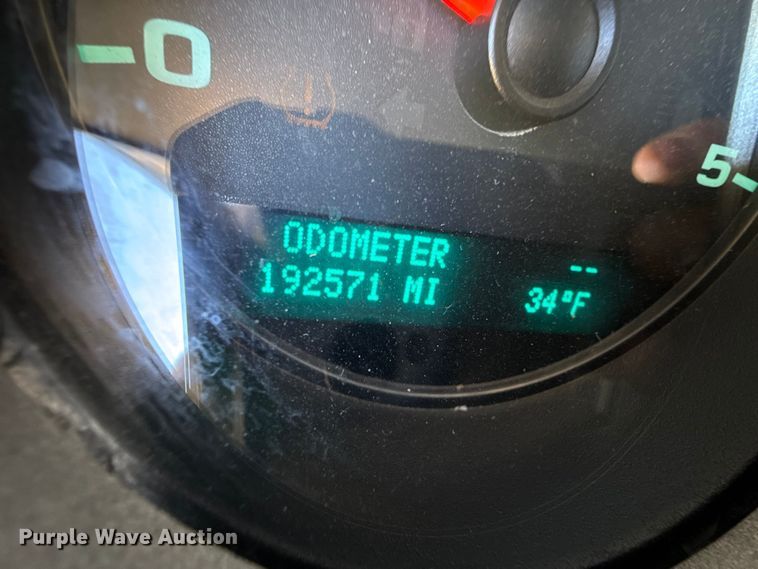 image for item EP2838 2010 Chevrolet 2500 HD Crew Cab flatbed pickup truck