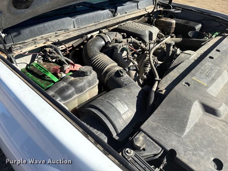 image for item EP2838 2010 Chevrolet 2500 HD Crew Cab flatbed pickup truck