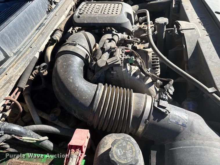 image for item EP2838 2010 Chevrolet 2500 HD Crew Cab flatbed pickup truck