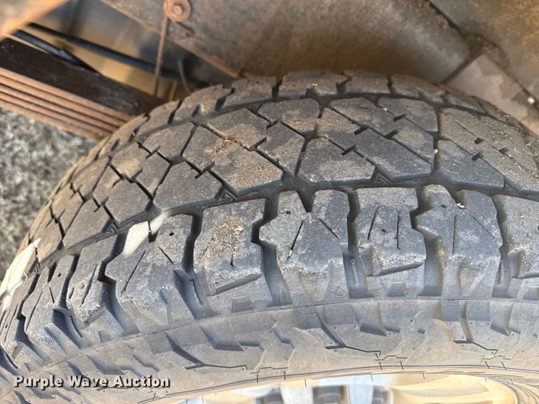 image for item EP2838 2010 Chevrolet 2500 HD Crew Cab flatbed pickup truck