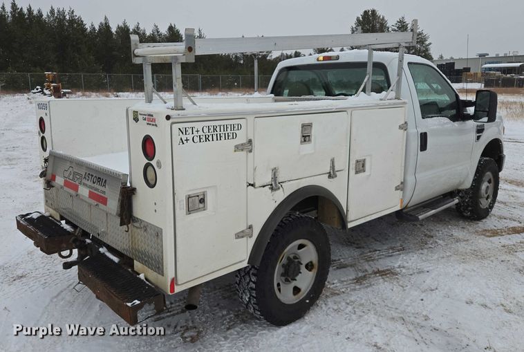 image for item ES2595 2008 Ford F250 Super Duty utility bed pickup truck
